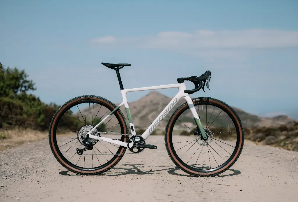 MH47006 BICICLETA MEGAMO MY27 SILK 06